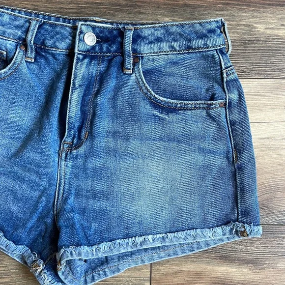 High Rise Short - Picture 4 of 4